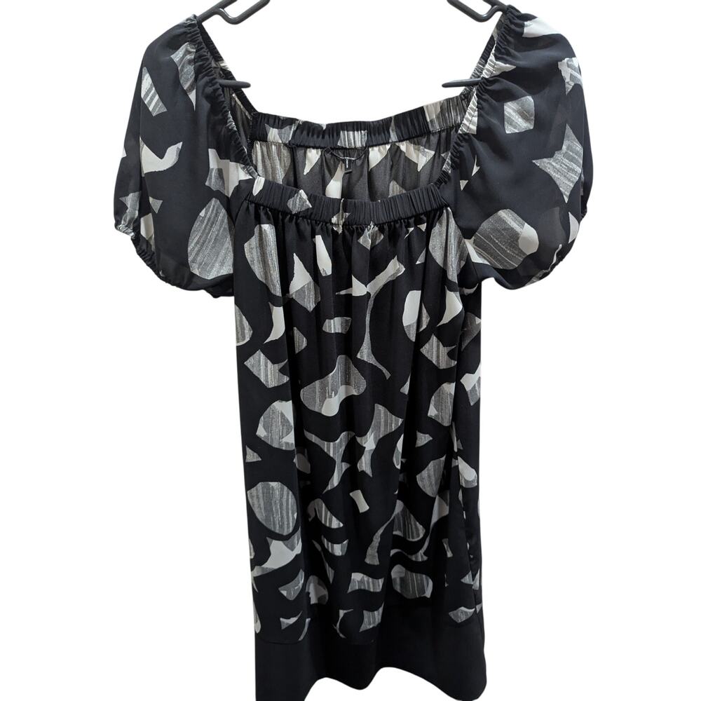 Daisy Fuentes Women's Size Medium Gray Black Geometric Short Sleeve Dress EUC